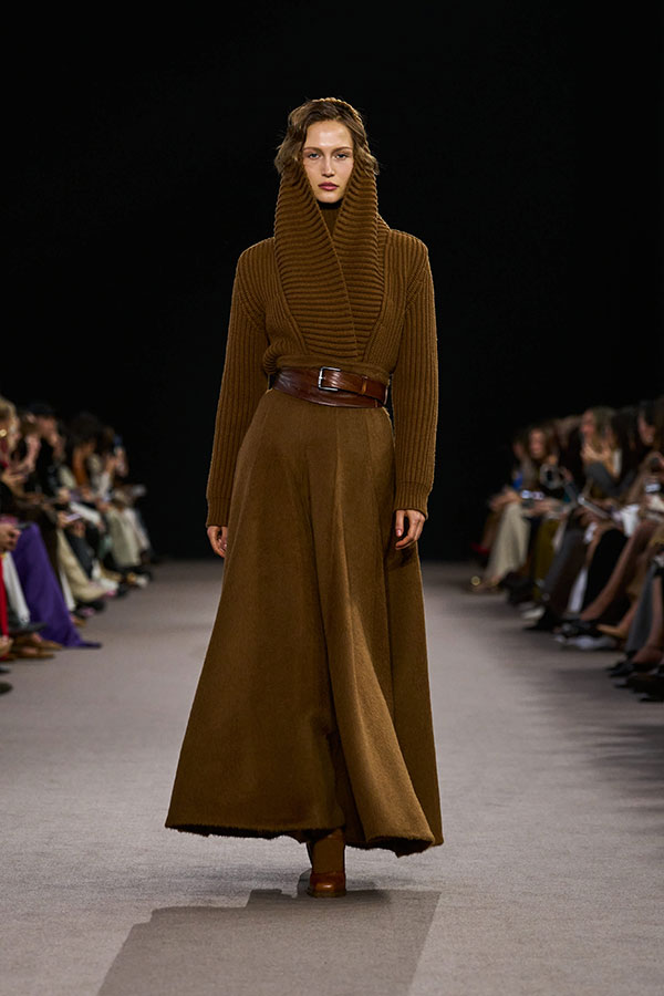 Max Mara Fall/Winter 2025 Fashion Show - Leather Look with Oversized Jumper, Long Belt and A-line Skirt.